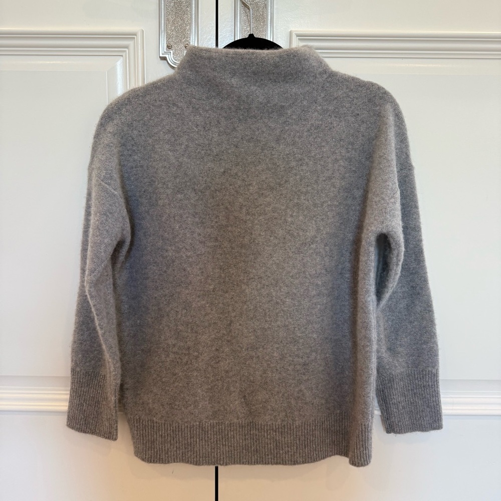 Vince Funnel Neck Cashmere Sweater XS Gray Minimalist Feminine Normcore - Picture 4 of 7